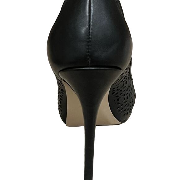 Badgley Mischka Leather Lasercut Accents Black Pumps Size 8.5 M - Picture 11 of 16